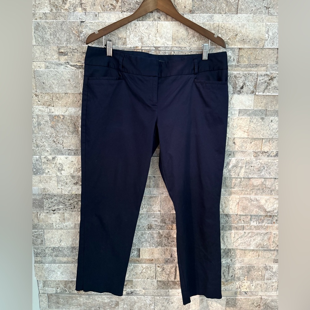 The Limited Drew Fit Dark‎ Blue Pants,size 14
Good condition